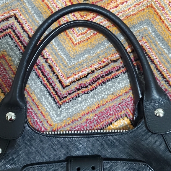 Salvatore Ferragamo Black Gancini Leather Shoulder Bag - Picture 6 of 14